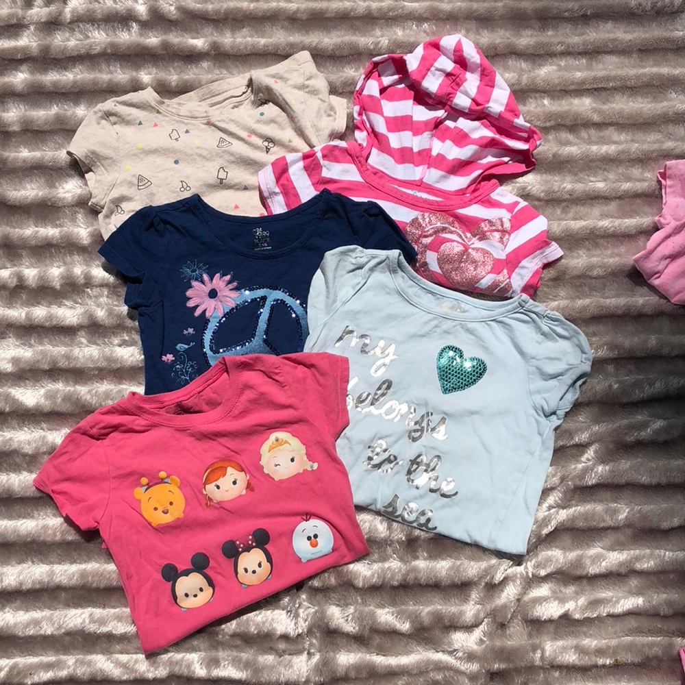5 graphic tees